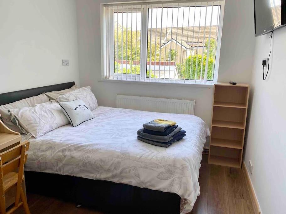 Centre - 4 Bed Townhouse *
