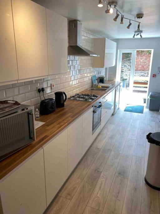 Holiday home Centre - 4 Bed Townhouse Swansea